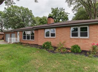 1101 Midyett Rd, Saint Joseph, MO 64506