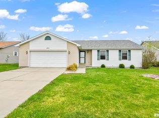 2808 Walter Rd, Springfield, IL 62703