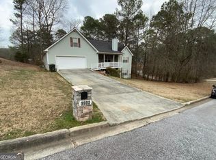 3902 Laurel Bend Dr, Snellville, GA 30039