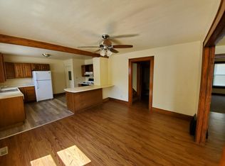 416 Taylor Ave, Charleston, IL 61920