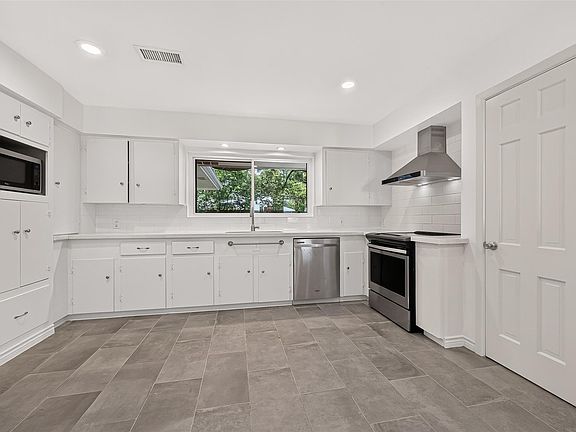 4th image of 4617 Waycross Dr