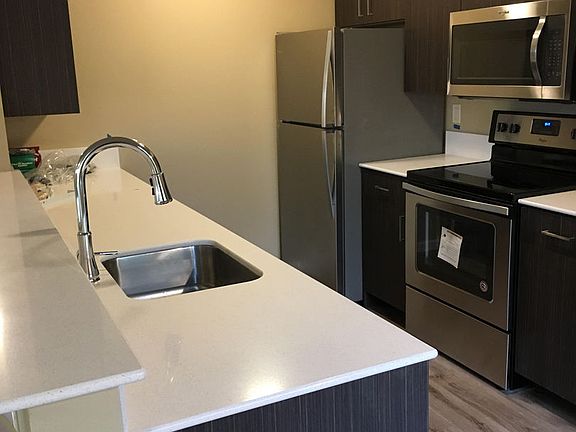 3rd image of 690 SE 5th Ave APT 101