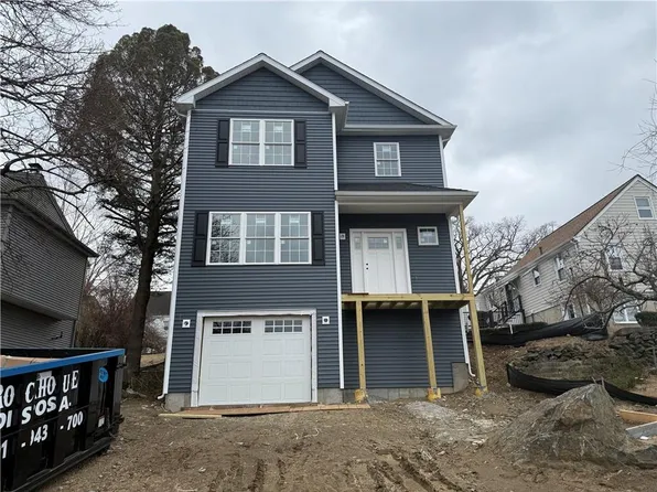 80 Myra St, Providence, RI 02909