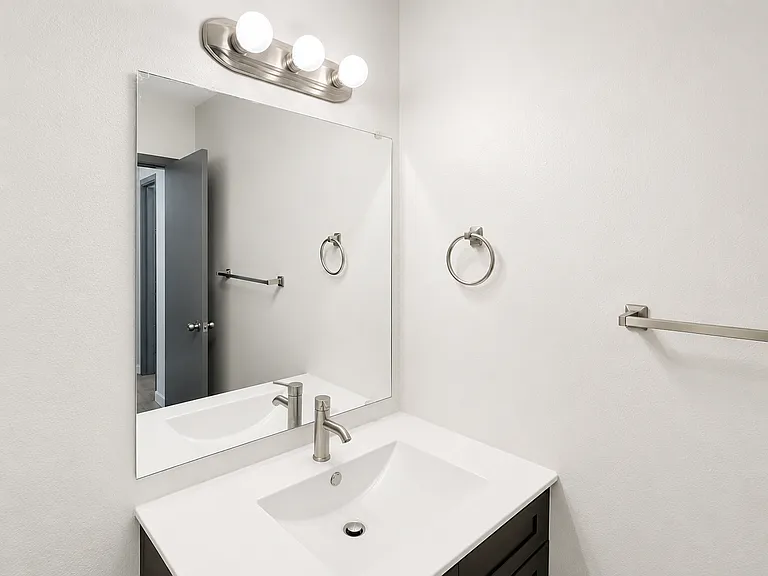 703 Woodford Ave N #3A — Photo 7