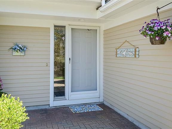 2nd image of 17 Canterbury Way #17