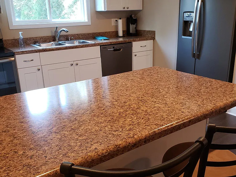 156 Collis Cir — Photo 3