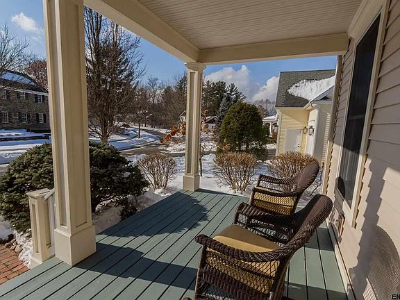 3rd image of 51 Waterview Dr