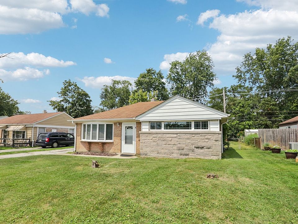 1st image of 6 Sauk Trl
