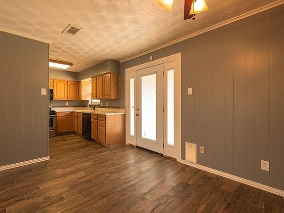 5th image of 311 Magnolia Ln