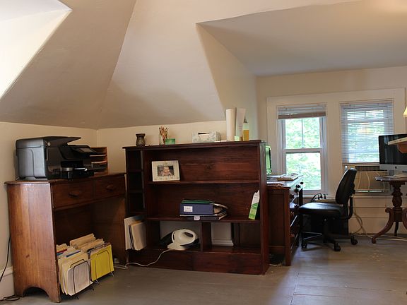 3rd Floor Bedroom #4/Office