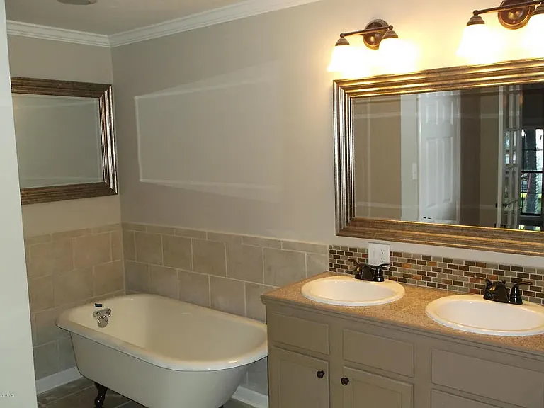 226 Monterey St — Photo 26