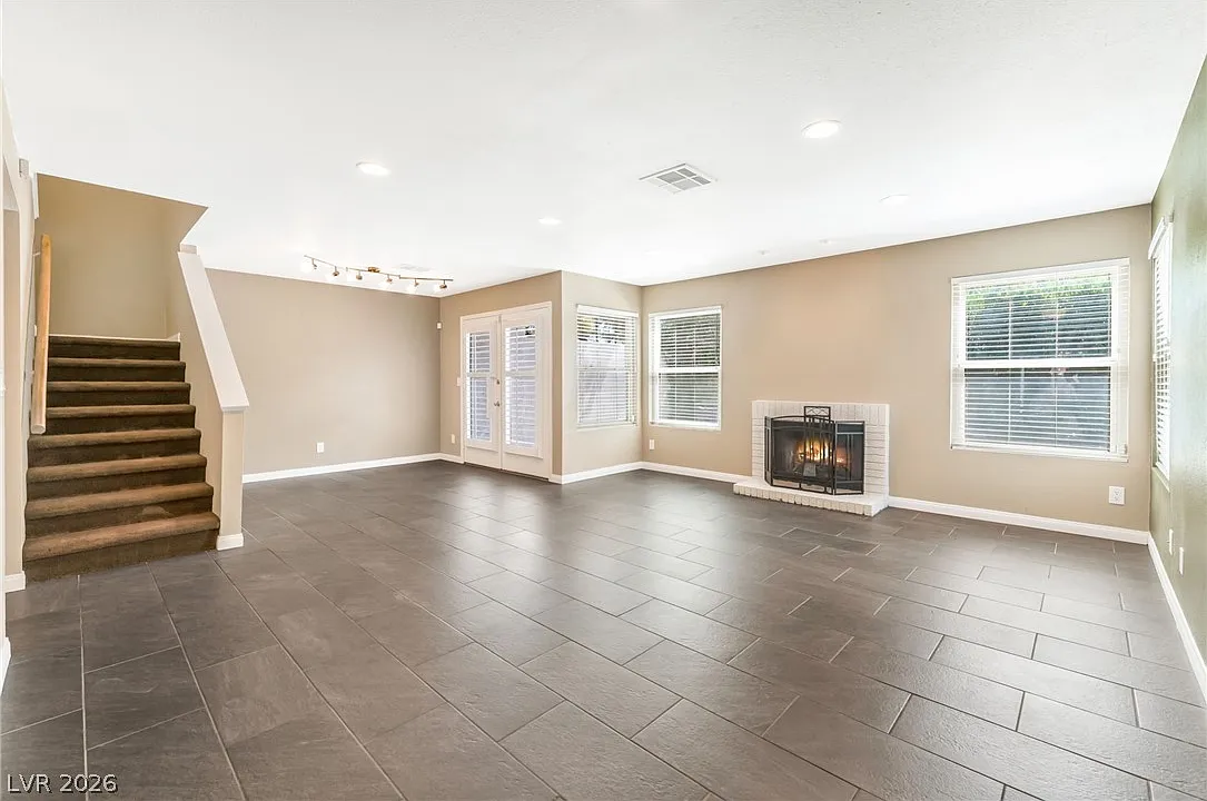 3 bed, 2.5 bath, 1513 sqft, $2,300 — Photo 4