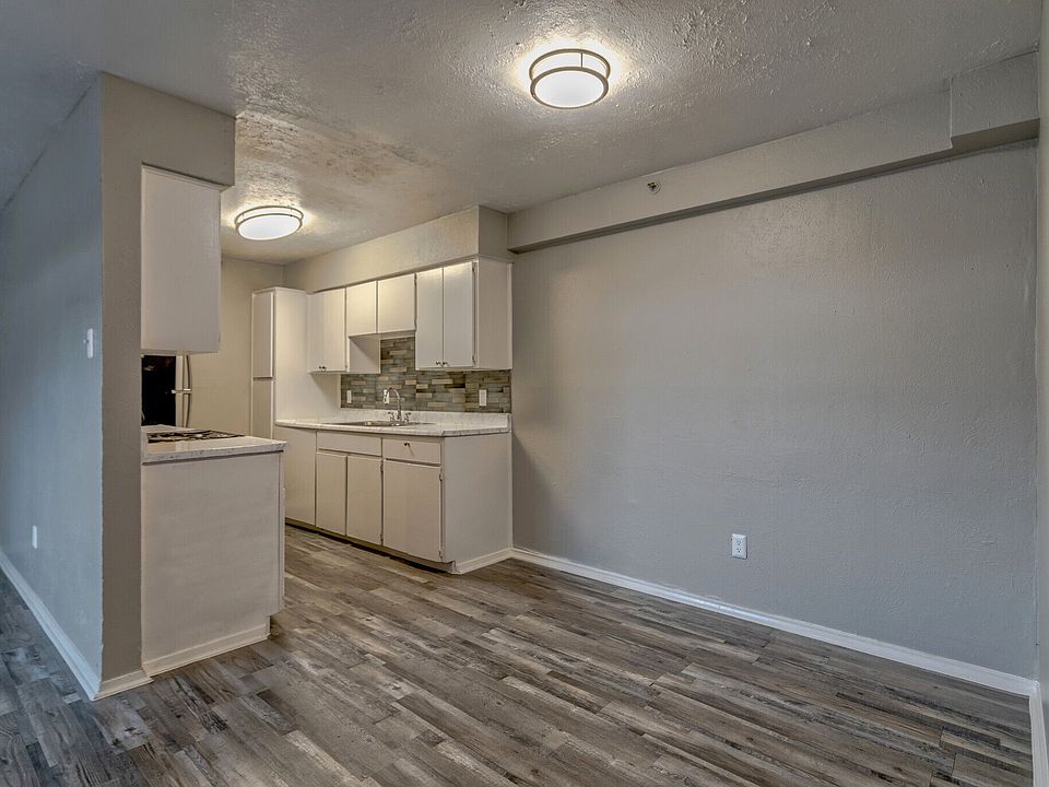 Village at the Crossroads Apartments - 1900 Carl Rd Irving TX | Zillow