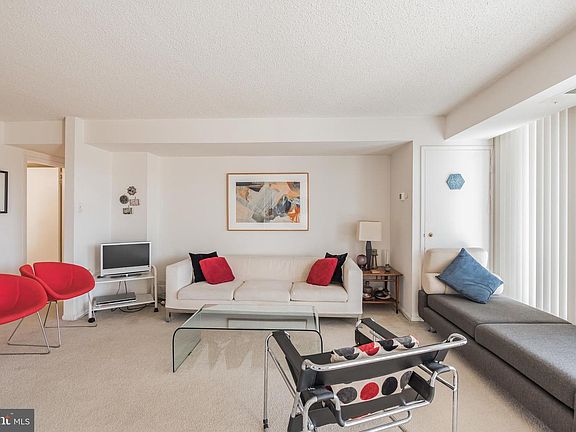 5th image of 7401 Westlake Ter APT 713