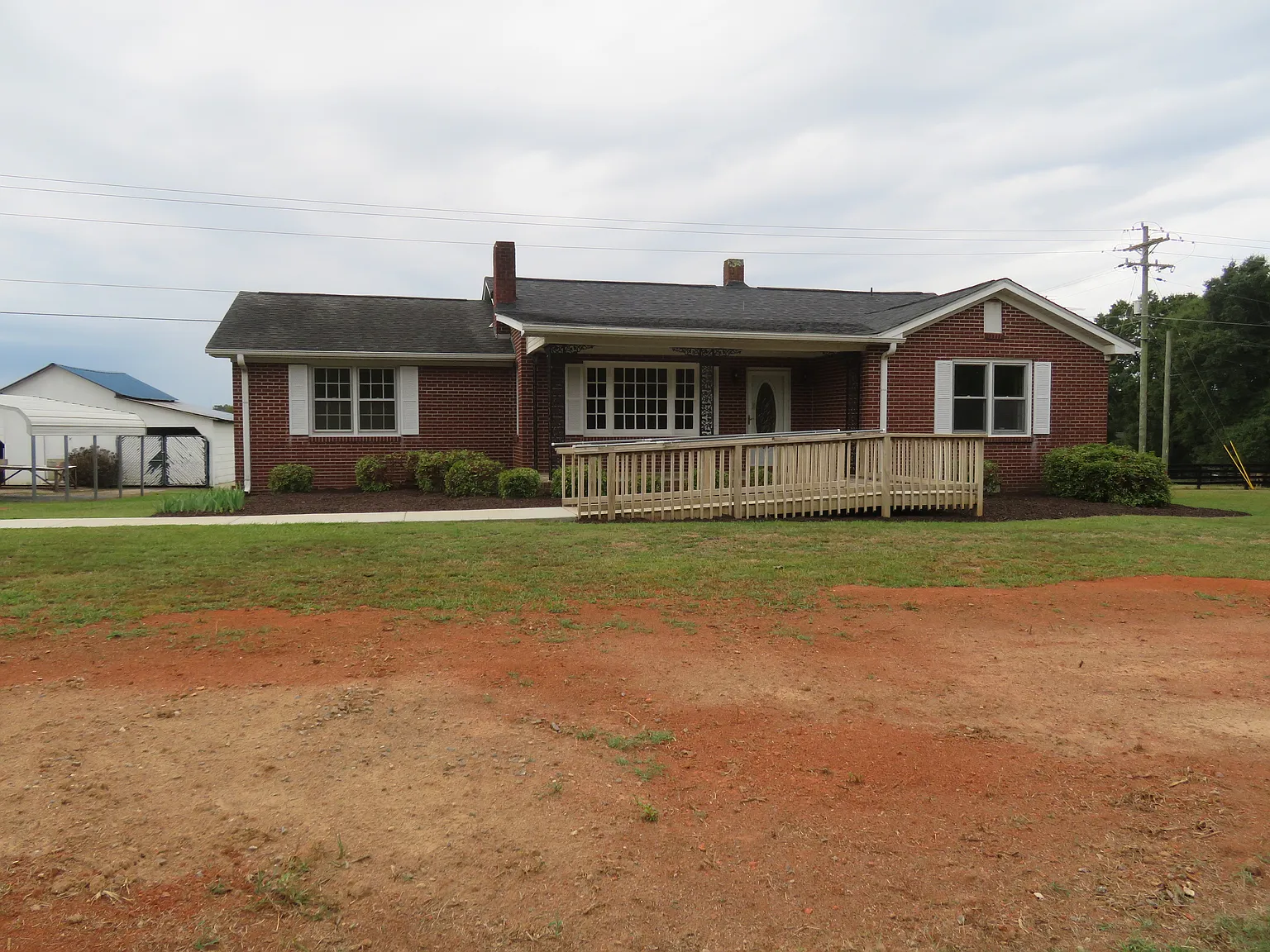 3 bed, 1.5 bath, 1702 sqft, $1,700 — Photo 1