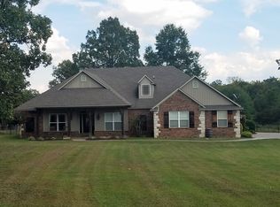 320 S 16th St, Lavaca, AR 72941