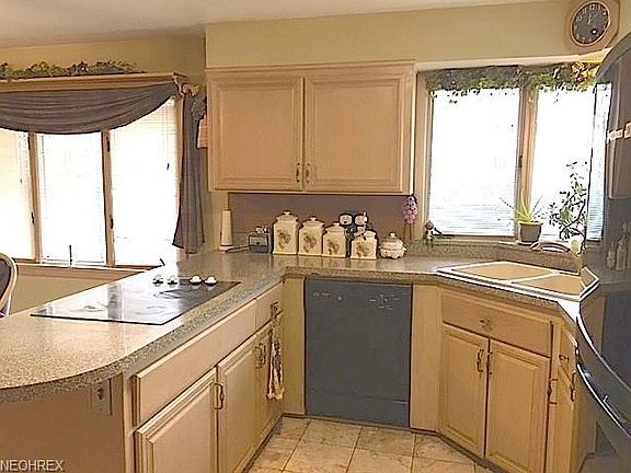4th image of 5846 Flower Dr