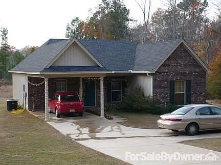 Front view : Cute design with easy access to Burgessville Rd and interstate