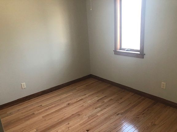 4th image of 1581 Stanford Ave