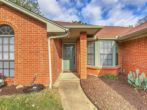 5th image of 4045 Country Meadows Cir