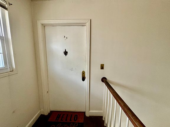 3rd image of 100 Lewis Dr Unit 3C