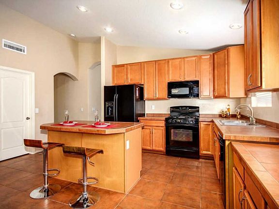 4th image of 17808 W Voltaire St