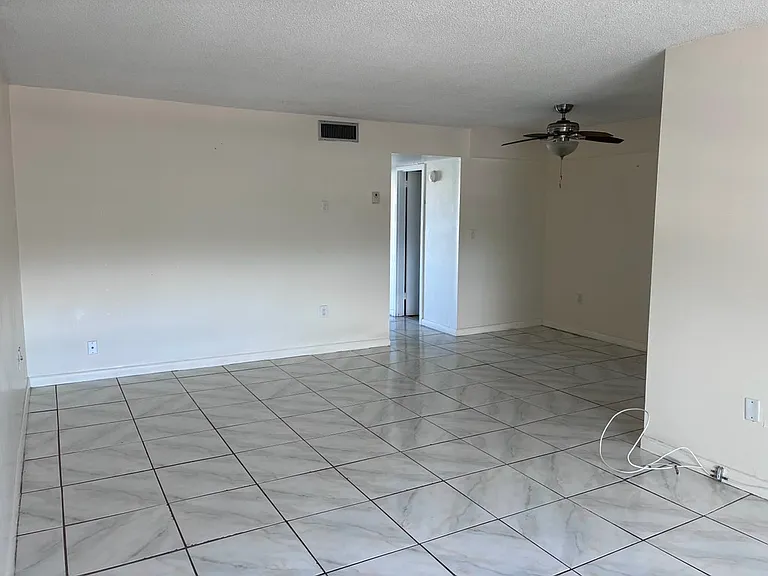 7620 Carlyle Ave #504 — Photo 3