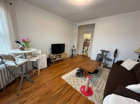 1572 Commonwealth Ave, Brighton, MA