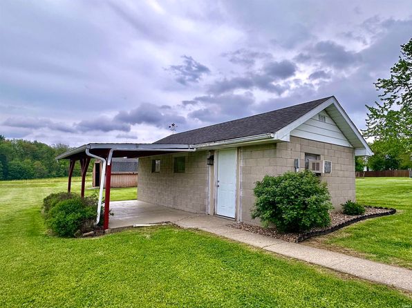 703 S 5th St, Holland, IN 47541