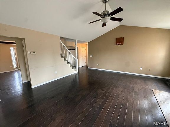 2nd image of 71 Mimosa Dr