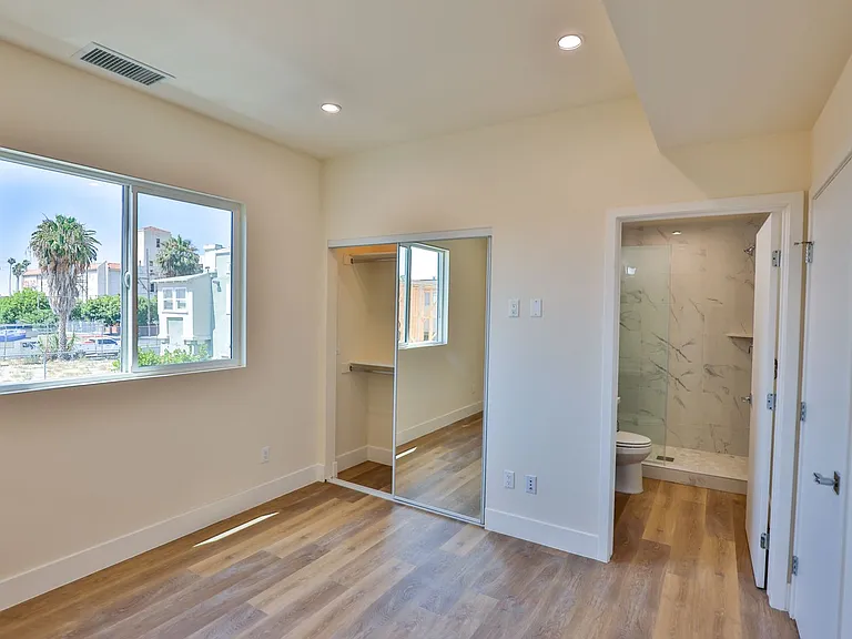 5536 Lexington Ave — Photo 40