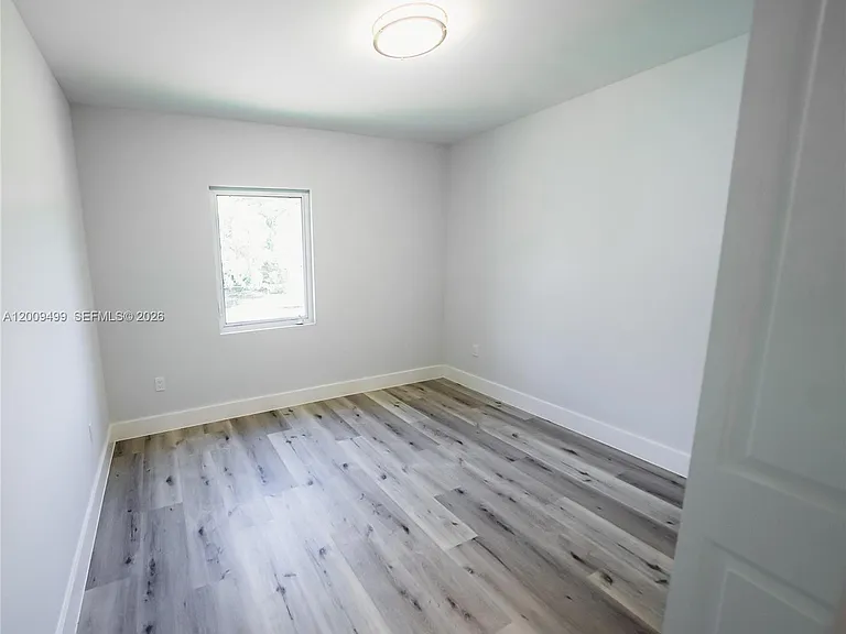 1221 NW 75th St — Photo 22