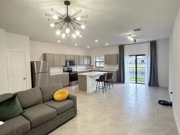 876 NW 3rd Way, Pompano Beach, FL 33060