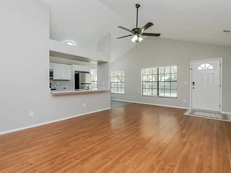 508 Sheridan Dr — Photo 3