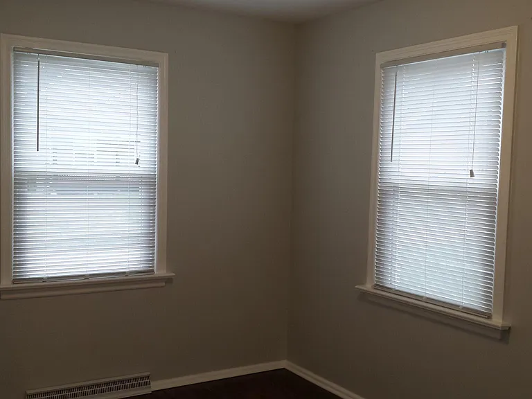 3437 Manhattan Ave — Photo 9