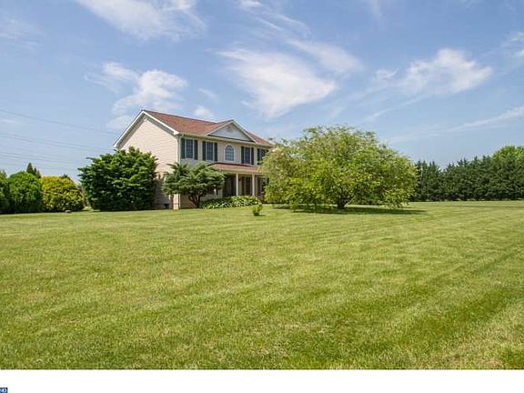 3rd image of 323 Brady Ln