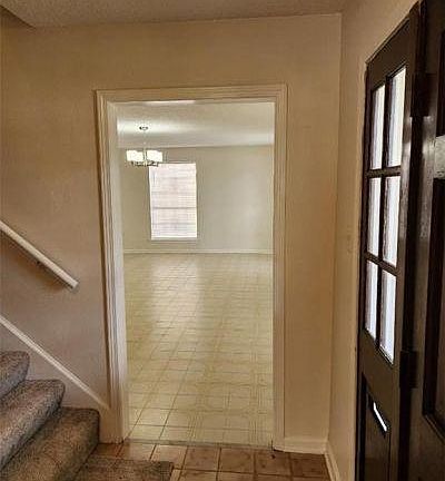 5th image of 920 Marlene Dr