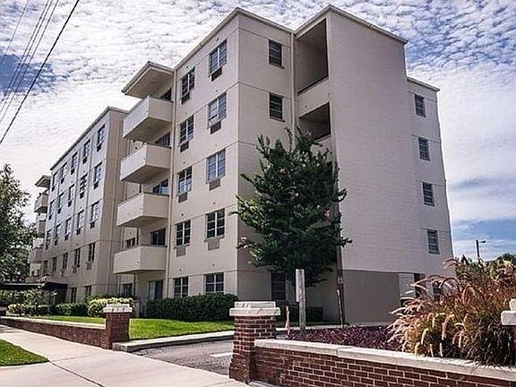2nd image of 406 S Cedar Ave #305