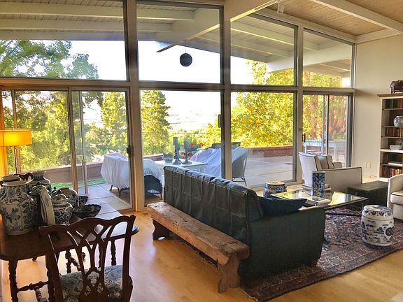 4th image of 630 Leonard St