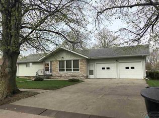 629 S Relanto St, Freeman, SD 57029