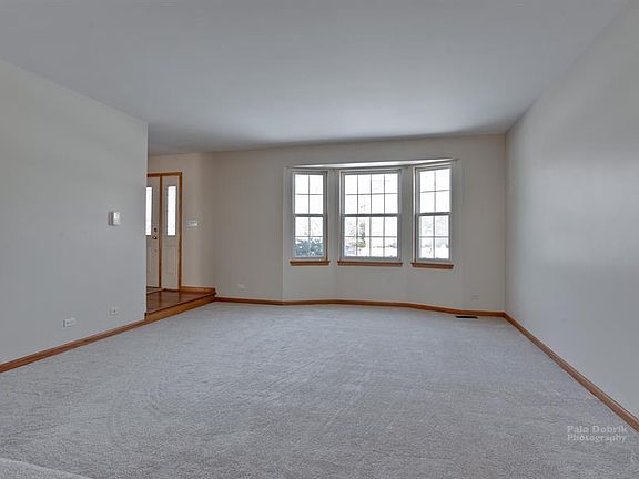 4th image of 270 Cambridge Dr