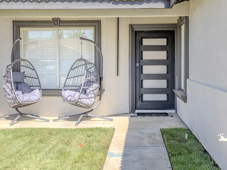 4302 Shetland Ln — Photo 33