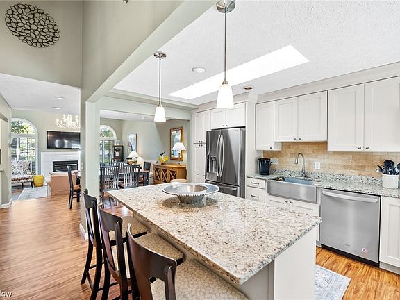 5th image of 31825 Bayview Dr APT 108