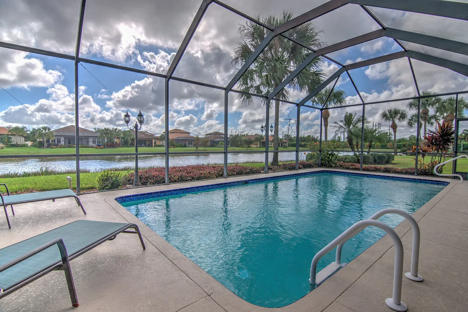 3 bed, 2.0 bath, 2174 sqft, $6,330 — Photo 2