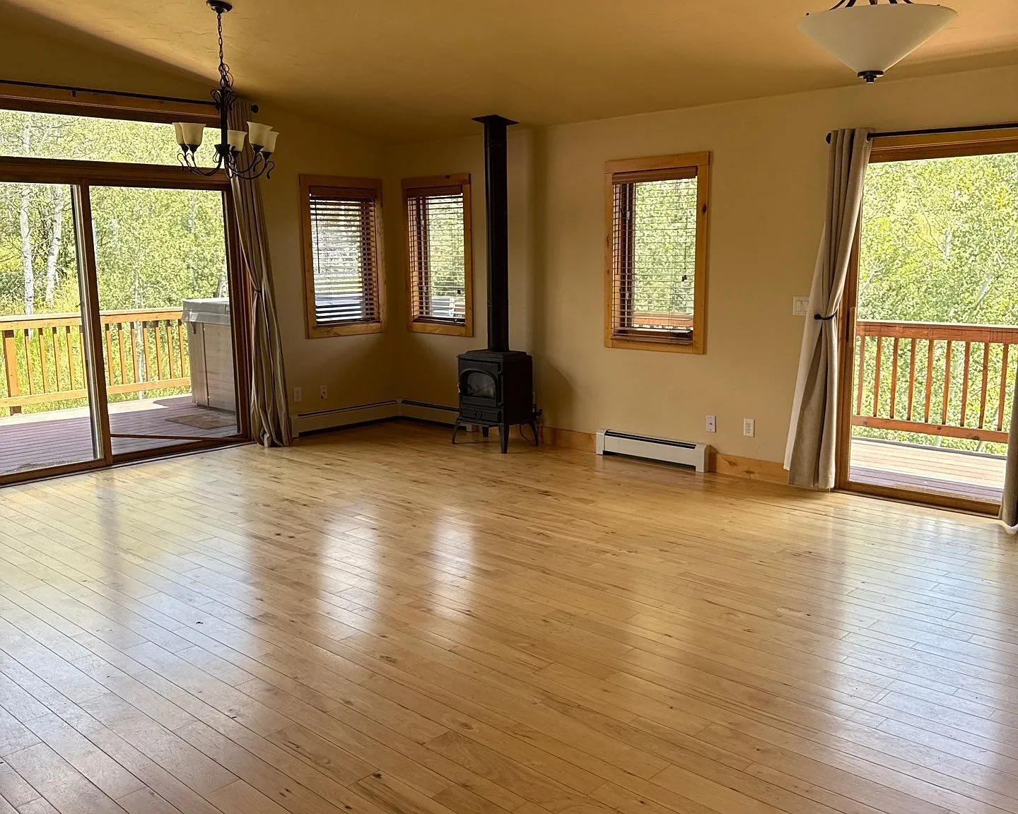 4 bed, 3.5 bath, 2500 sqft, $4,950 — Photo 3