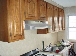 6121 155th St, Flushing, NY 11367