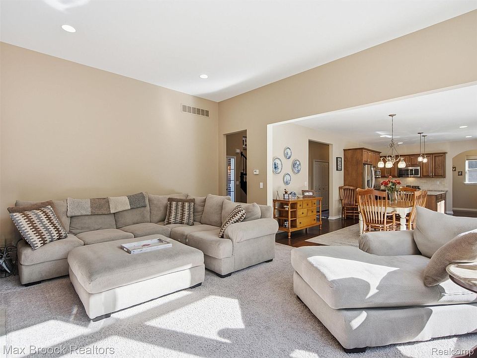 583 Birchcrest Ct, photo 13