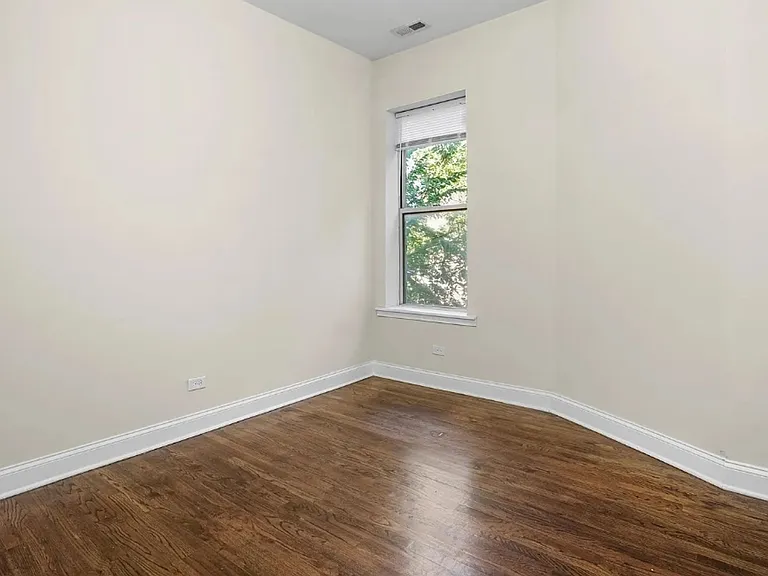4544 S Indiana Ave — Photo 13