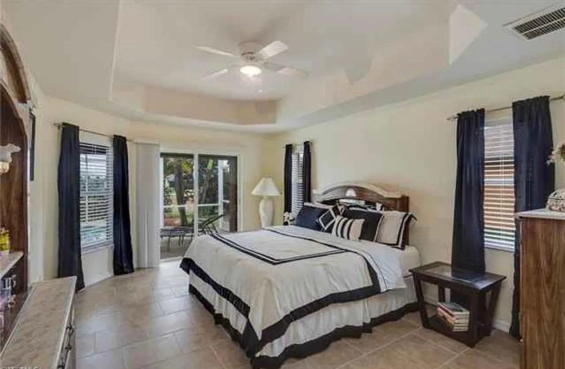 SW 38th Ln, Cape Coral — Photo 2