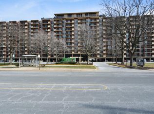 1300 Army Navy Dr APT 604, Arlington, VA 22202